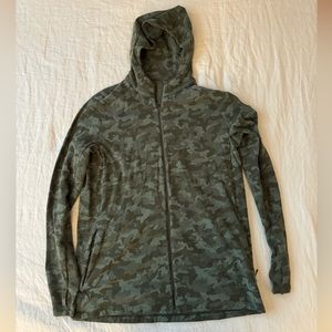 Lululemon like new zip hoodie cameo green size medium